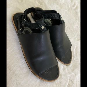 SOREL Black Flat Ankle Strap Sandals Size 8 US